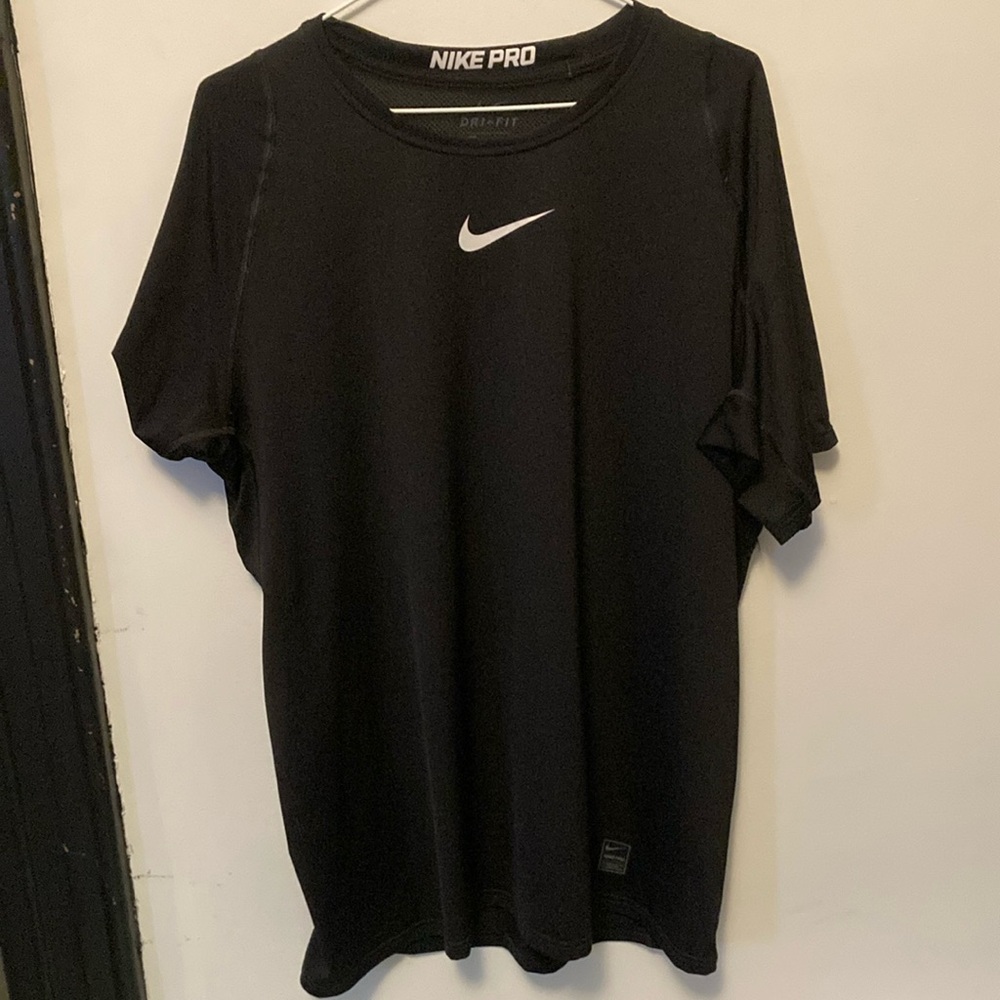 Nike Pro Black T-Shirt
